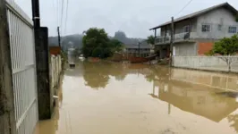 As chuvas em SC já atingiram 24 municípios do estado.