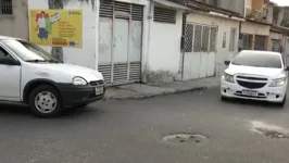 Falta de sinalização tem causado vários acidentes, inclusive, entre carros