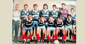 Base do Leão de 94: Waldemar Carabina (técnico), Marcelo, Belterra, César Pernil, Flávio, Clemer e Mauro; Helinho, Almir, Mazinho, Cleberton e Junior