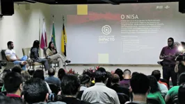 O debate foi realizado no Centro Universitário Fibra e discutiu práticas e soluções ambientais