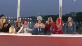 A cena com Drag Queens virou polêmica na web.