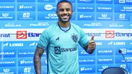 Jogador chega para brigar com Kevyn pela lateral-esquerda