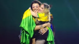 Pabllo Vittar e Madonna com as cores da bandeira brasileira
