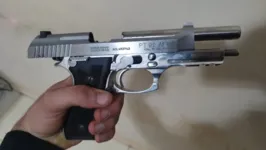 Pistola apreendida com o valentão