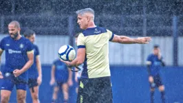 Treinador estreou com o pé direito