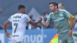 Rony vem sendo criticado pela torcida, mas segue sendo homem de confiança de Abel Ferreira