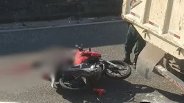 O motociclista morreu na hora.