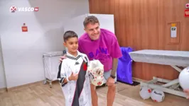 Arthur recebeu a visita d atacante vascaino