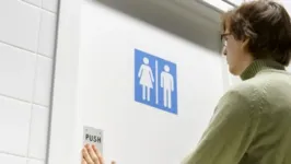 O uso de banheiros por pessoas trans virou um assunto polêmico no Brasil.