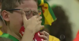 Choro de menino comoveu o país durante a transmissão do jogo entre Brasil e Alemanha nas semis da Copa de 2014