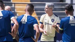 Rodrigo Santana enfatiza a necessidade de seguir vencendo para que o Remo possa sonhar com a classificação na Série C.