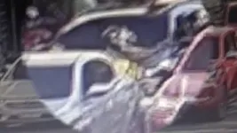 Homem vestido de mototaxista que cometeu o crime