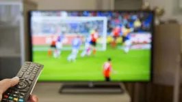 Assistir futebol em casa