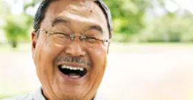 Os pesquisadores japoneses descobriram que aqueles que riam pelo menos uma vez por semana tinham menos probabilidade de desenvolver problemas cardiovasculares do que aqueles que davam risada menos de uma vez por mês