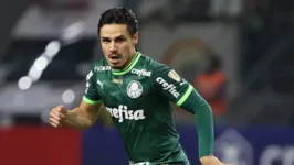 Raphael Veiga atuou em seis dos sete jogos do Palmeiras pelo Brasileirão, mas não soma gols, assistências ou chances claras de gol.