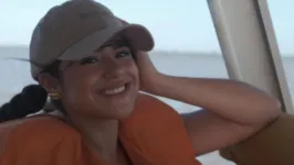Maísa andou de barco e de charrete na ilha