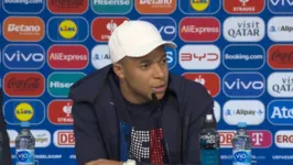 Mbappé durante a entrevista coletiva da França no último domingo (16).