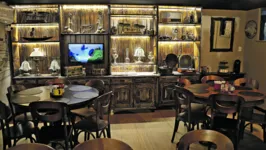 O restaurante Ver-o-Açaí investe em decoração regional para atrair novos clientes nesse período