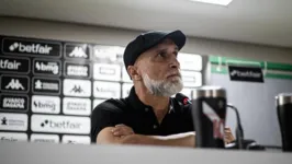 Treinador português só venceu um dos quatro jogos desde que assumiu o comando do Vasco.