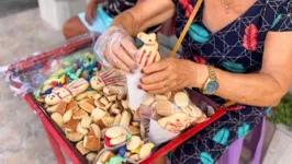 Os doces vendidos no tabuleiro no município de Vigia.