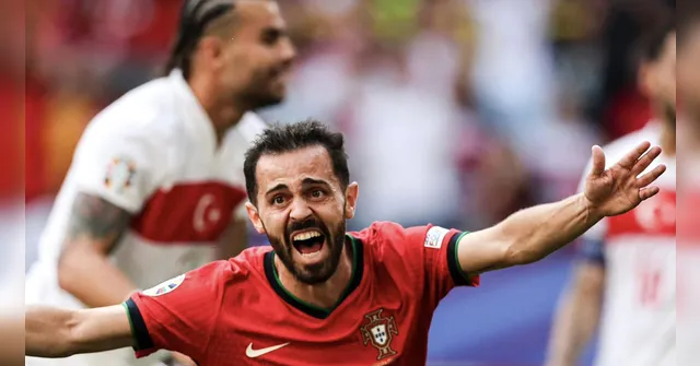 Imagem ilustrativa da notícia Portugal tem ajudinha, vence e se classifica na Euro