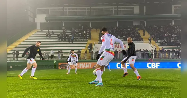 Imagem ilustrativa da notícia Brusque vive jejum de vitórias na Série B 2024