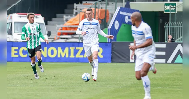Imagem ilustrativa da notícia VAR prejudica e Paysandu empata contra o Coritiba