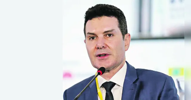 Imagem ilustrativa da notícia Jader Filho volta ao RS para buscar soluções para moradias