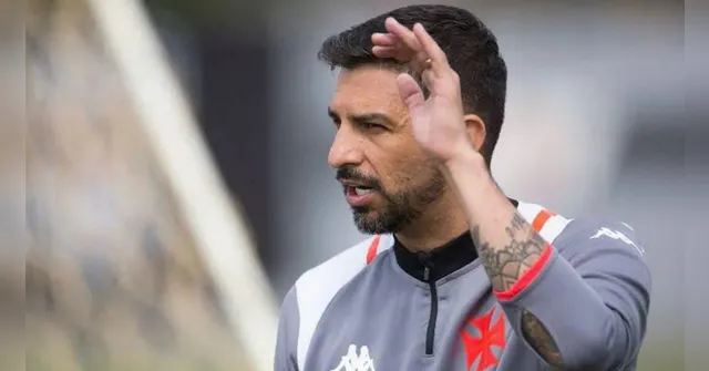 Imagem ilustrativa da notícia Emiliano revela desejo de voltar ao Vasco com Ramón Díaz