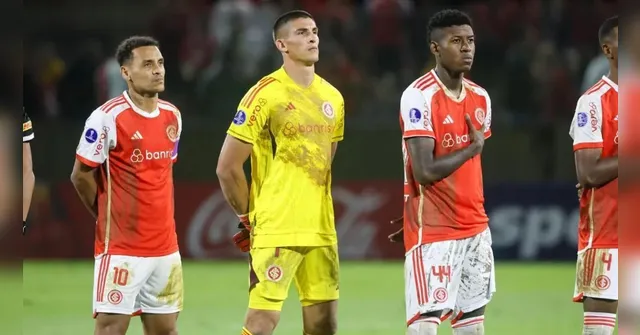 Imagem ilustrativa da notícia Inter joga com camisas sujas de barro na Sul-Americana