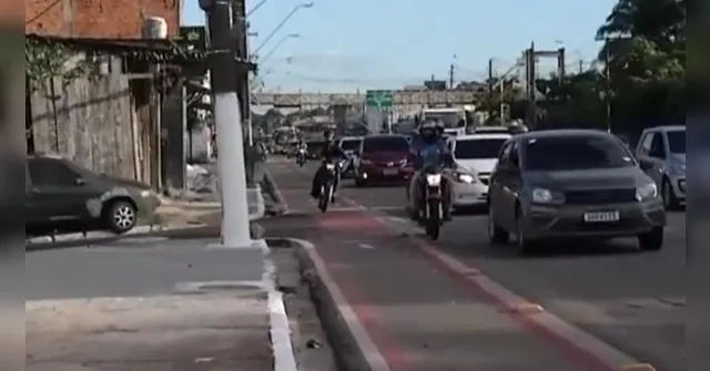 Imagem ilustrativa da notícia Imprudência: motociclistas invadem ciclofaixas em Belém