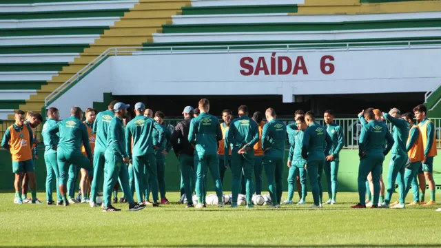 Imagem ilustrativa da notícia Tua chance, Paysandu! Chape não vence em casa há dois meses