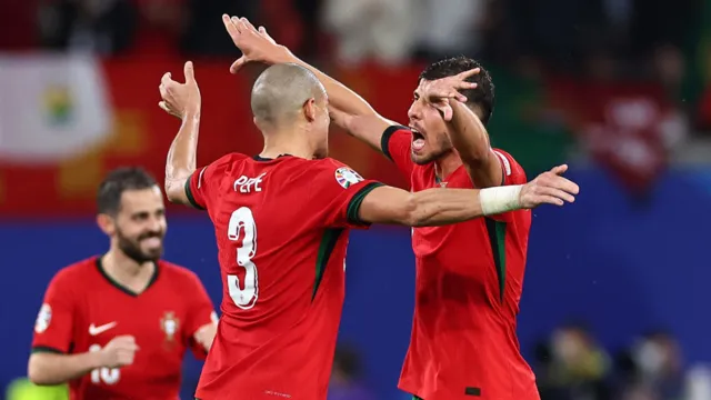 Imagem ilustrativa da notícia Portugal marca nos fim e vence na estreia da Euro 2024