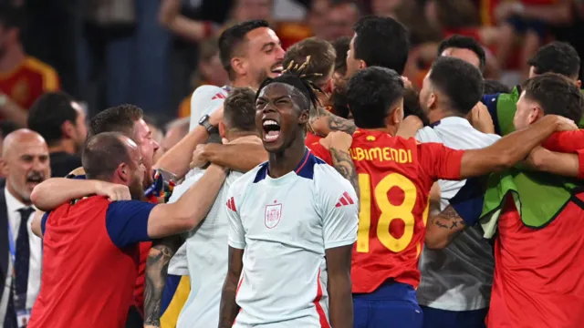 Imagem ilustrativa da notícia Espanha vence França com golaço e está na final da Eurocopa