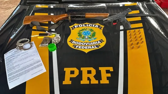 Imagem ilustrativa da notícia PRF apreende armas, munições e drogas em Santarém