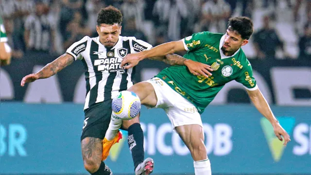 Imagem ilustrativa da notícia Botafogo bate o Palmeiras e se isola na liderança da Série A