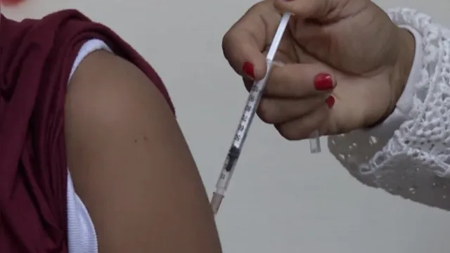 Imagem ilustrativa da notícia Crianças começam a ser vacinadas contra a dengue em Belém