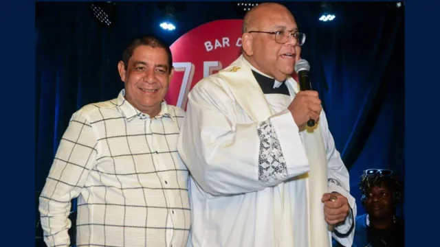 Imagem ilustrativa da notícia Zeca Pagodinho inaugura bar e leva padre para benzer o local