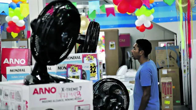 Imagem ilustrativa da notícia Calor intenso em Belém impulsiona vendas de ventiladores