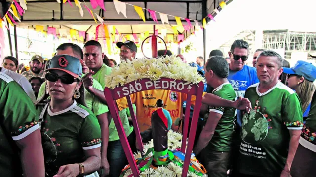 Imagem ilustrativa da notícia Programação de São Pedro encerra com homenagens de feirantes