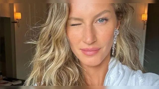 Imagem ilustrativa da notícia Gisele Bündchen posa de biquíni nos Lençóis Maranhenses