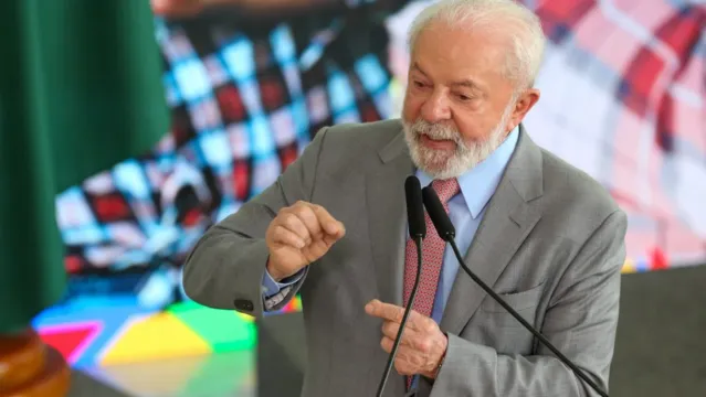 Imagem ilustrativa da notícia Presidente Lula visita obras em Contagem MG
