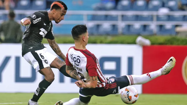 Imagem ilustrativa da notícia Botafogo empata com Junior e avança em 2º na Libertadores