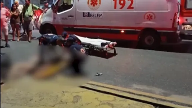 Imagem ilustrativa da notícia Vídeo: mulher morre em acidente de moto no bairro de Fátima