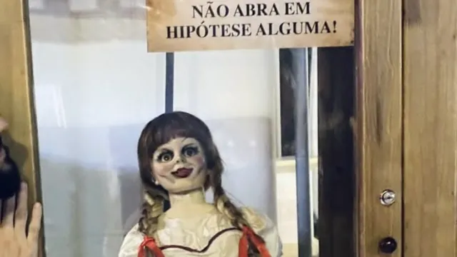 Imagem ilustrativa da notícia Possível destruição de boneca Annabelle vira meme no Twitter