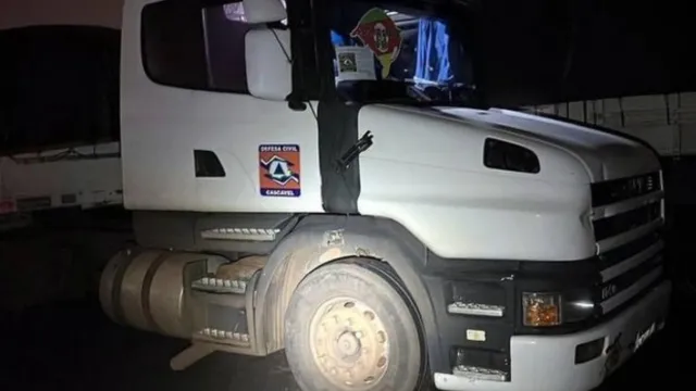 Imagem ilustrativa da notícia PRF apreende 53 kg de drogas em caminhão de doações ao RS