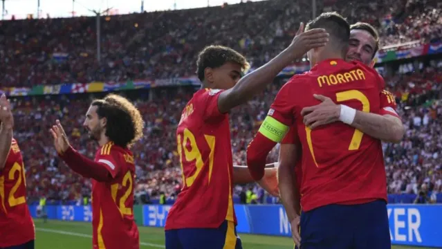 Imagem ilustrativa da notícia Espanha brilha na estreia da Euro e vence fácil a Croácia