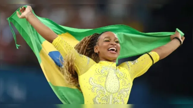 Imagem ilustrativa da notícia Rebeca Andrade bate recorde de medalhas após prata no salto