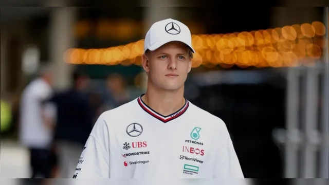 Imagem ilustrativa da notícia Filho de Michael Schumacher da autógrafos em Interlagos