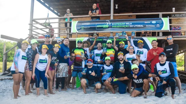 Imagem ilustrativa da notícia Competição de Kitesurf acelera educação ambiental no Atalaia